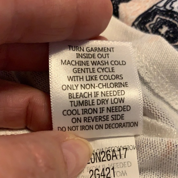 ONE WORLD WOMEN'S PLUS 1X 18/20 TOP TUNIC BLOUSE PAISLEY BOHO TRIBAL NWT V-NECK - Picture 11 of 12